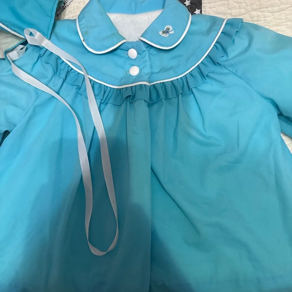 Vintage 1970s Baby Dress & Bonnet Set | Made in USA peterpan collo